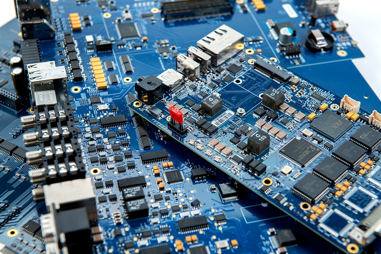 COM-HPC or COM Express: Which Architecture Should You Choose?